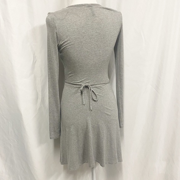 H&M Divided Gray Faux Wrap Dress - Picture 5 of 8
